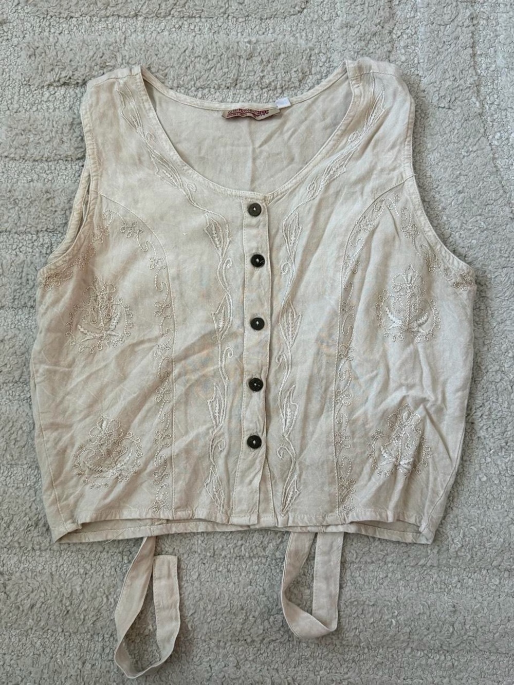 Wildflowers Cream Embroidered Button-Front Sleeveless Top